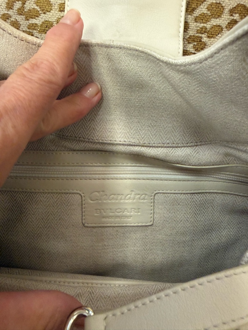 💯Auth Bvlgari Cream Leather Shoulder Bag/Satchel w Gold BVLGARI Rings &hardware - Picture 15 of 16